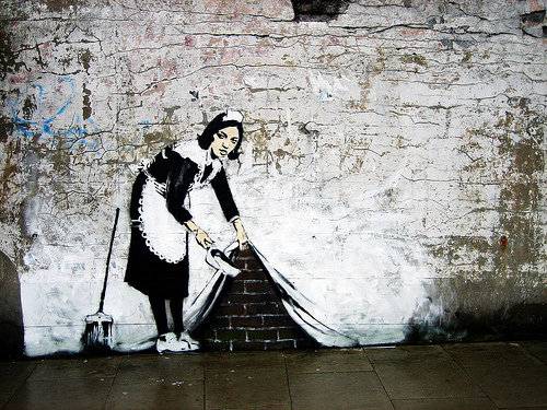 Banksy, l’artista "guerrigliero" adottato da Angelina Jolie