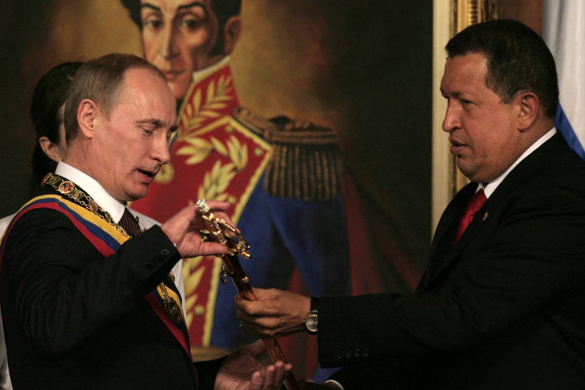 Accordo Putin-Chavez, 
uniti per energia e difesa: 
"E' una giornata storica"