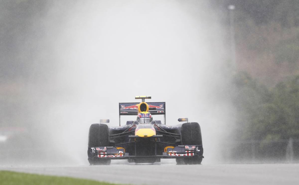 Malesia: vola Webber, male le Ferrari