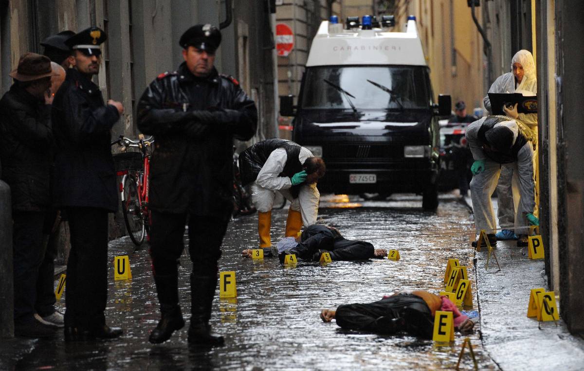 Firenze, uccide due amici: "Mi chiamavano gay"