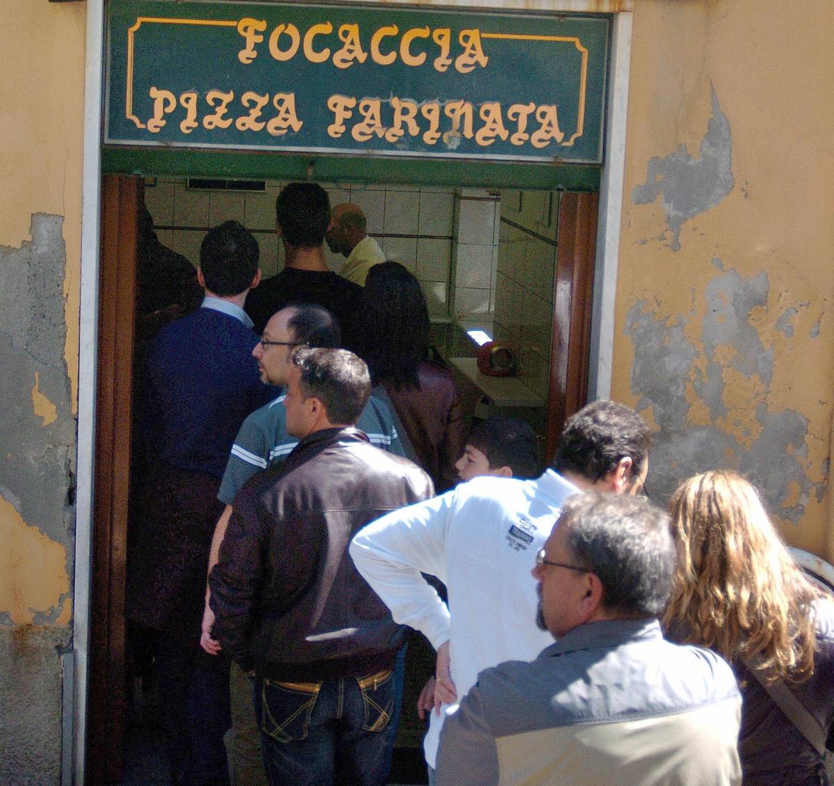 Pasquetta, in coda per trovare un bar aperto