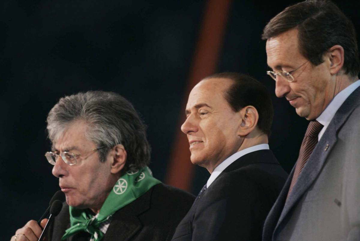 Vertice ad Arcore Berlusconi-Carroccio 
Riforme, finiani: "Non morire leghisti"
