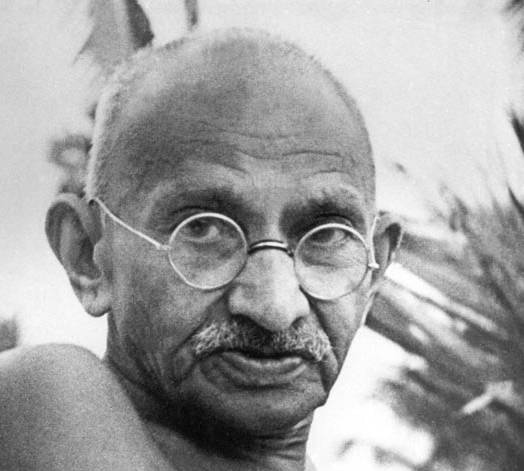 La pace di Gandhi  
non era quella dei sensi
 
Biografia a luci rosse