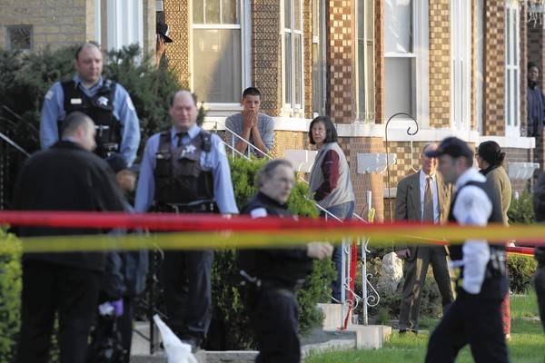 Usa, sparatoria a Chicago 
Quattro morti e due feriti 
Tra le vittime due bimbi