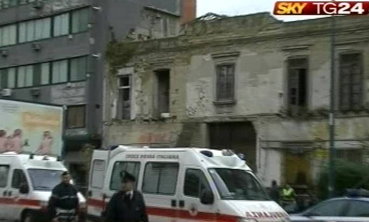 Napoli, crolla un solaio: 
morta una donna polacca 
Un ferito sotto le macerie