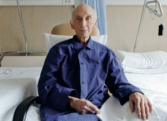 Il medico che non parlava: 
"Sto morendo, potrei 
leggere il mio necrologio?"