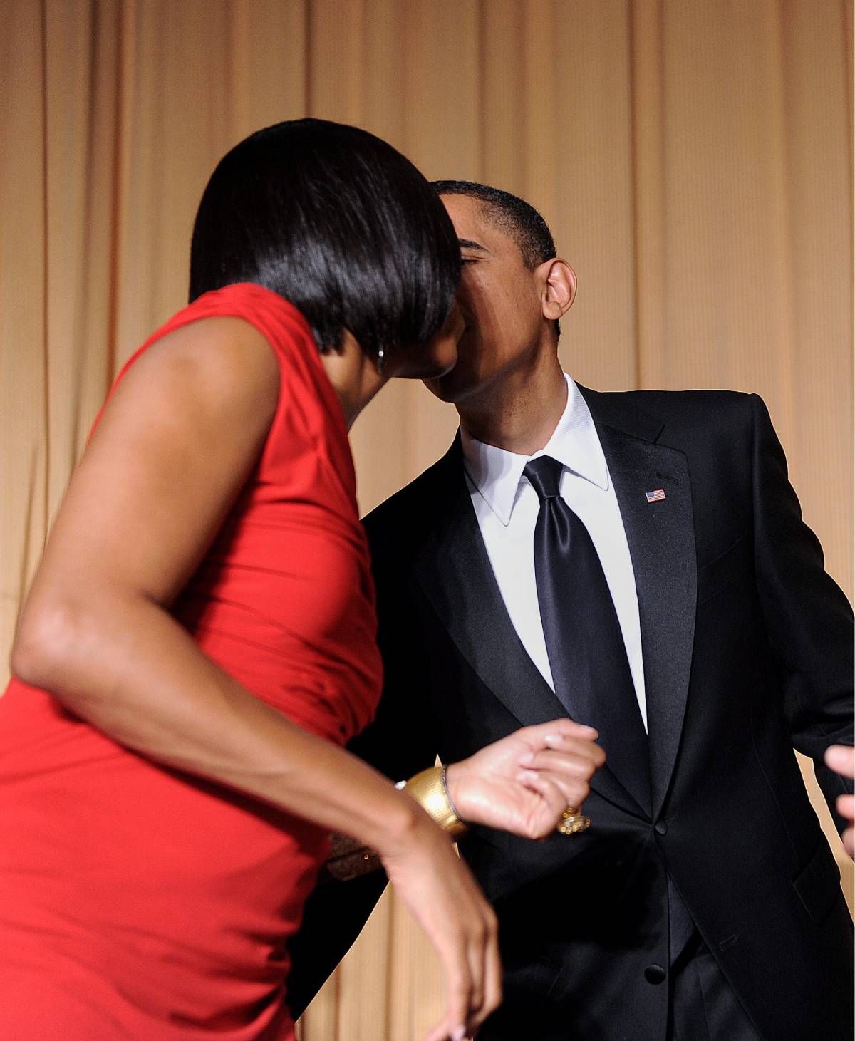"Così Barack tradì Michelle: 
notte di sesso con la bella Vera"