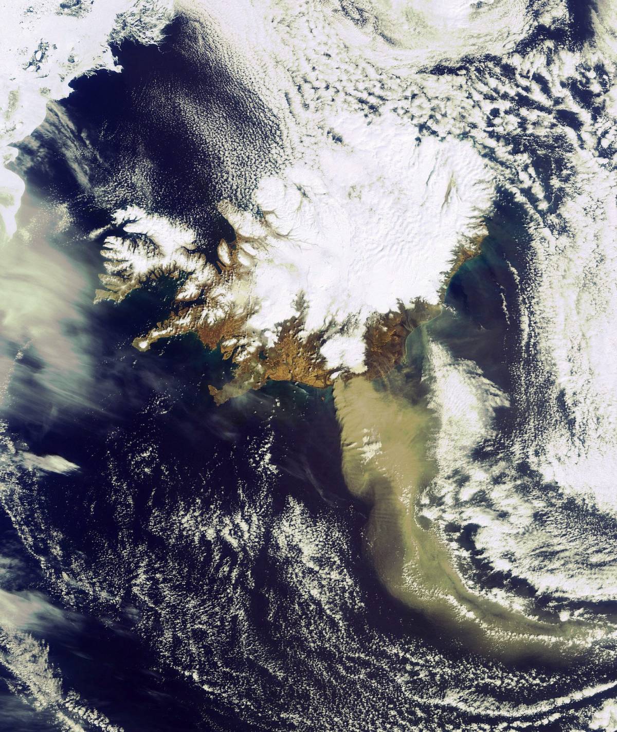 Ancora ceneri in Islanda, 
torna l'incubo vulcano: 
bloccati i voli in Irlanda