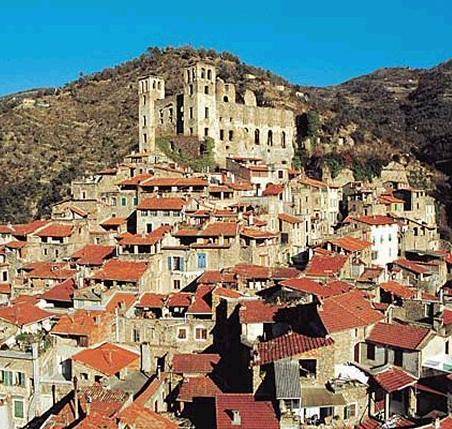 Dolceacqua e gli altri, piccoli Comuni in festa