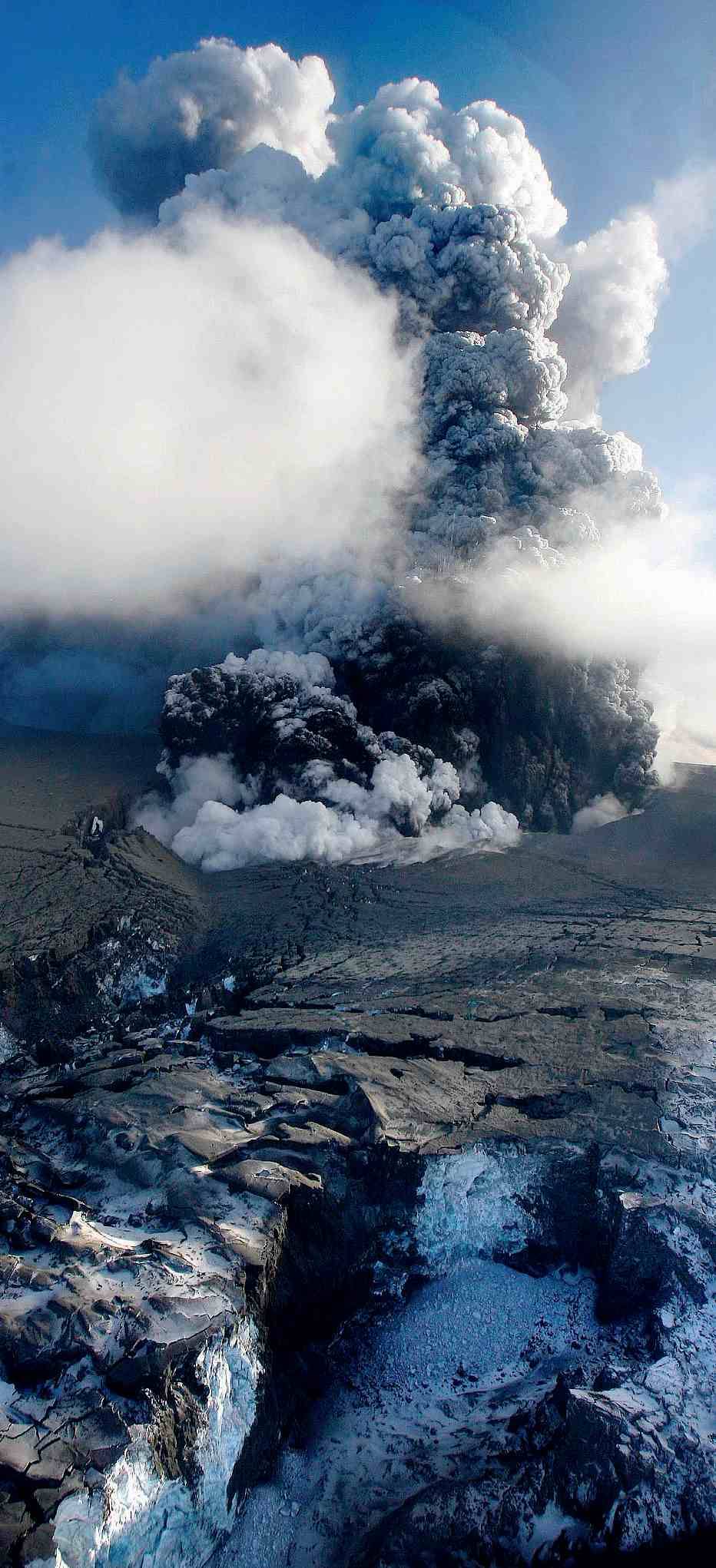 Il vulcano ha eruttato gli apocalittici-integrati