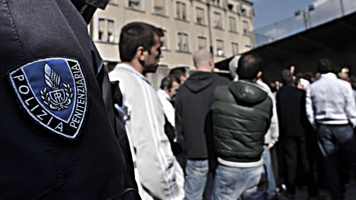 Carcere di Como, 
agente penitenziario 
ferito da detenuta