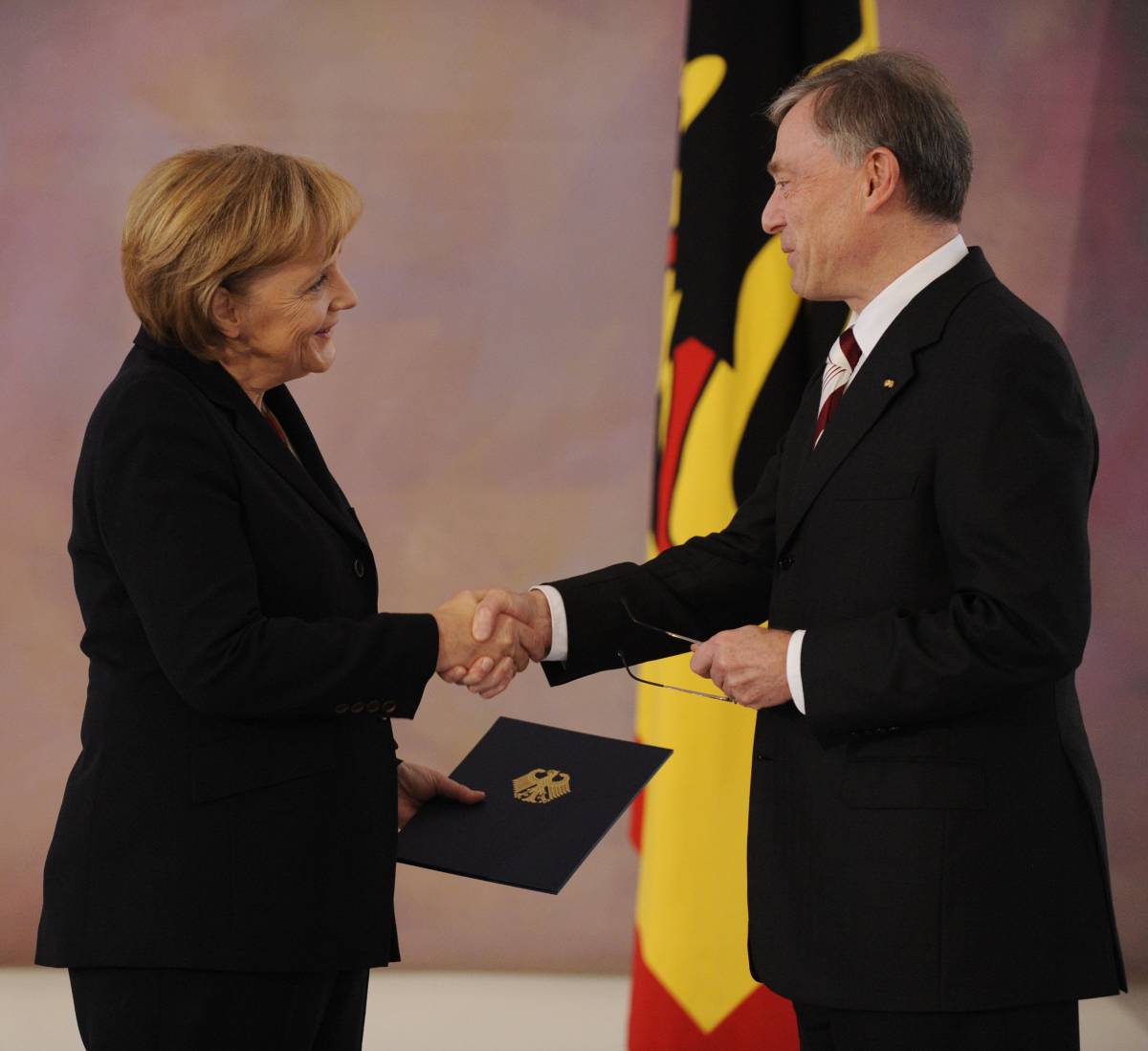 Germania, polemica sull'Afghanistan: 
 il presidente Kohler dà le dimissioni