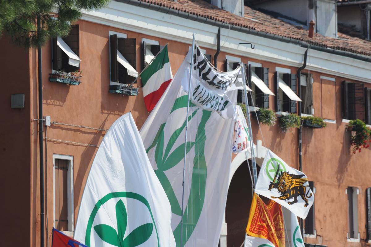 Venezia: cambia casa la donna che sfidava Bossi con il tricolore