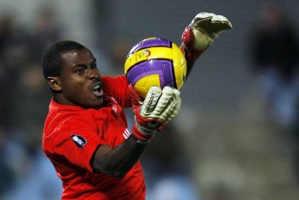 Chi ha bisogno di un portiere a prezzo di saldo si rivolga al nigeriano Enyeama