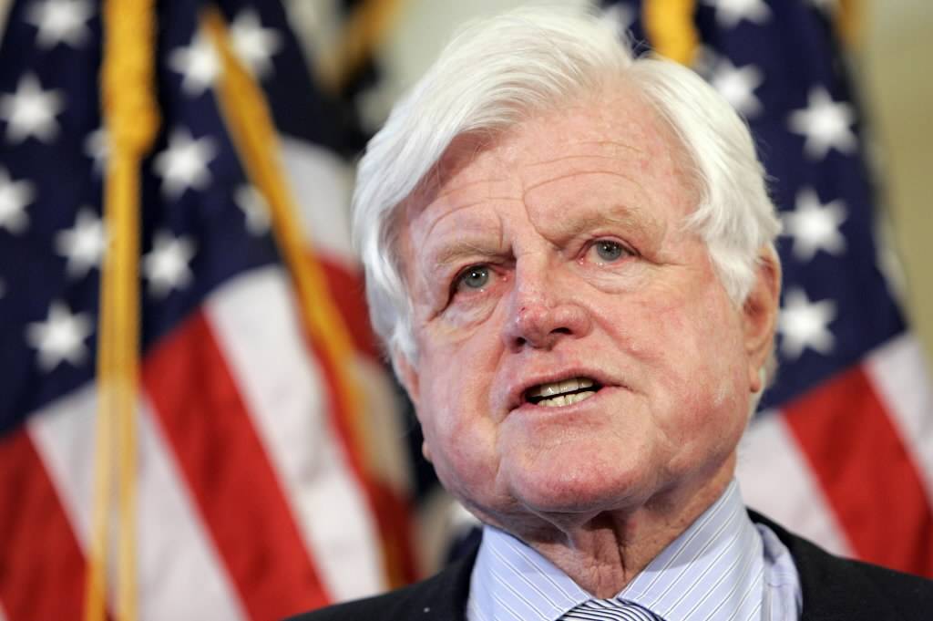 File dell'Fbi smaschera Ted Kennedy: 
"Orge con Sinatra e Marylin Monroe"