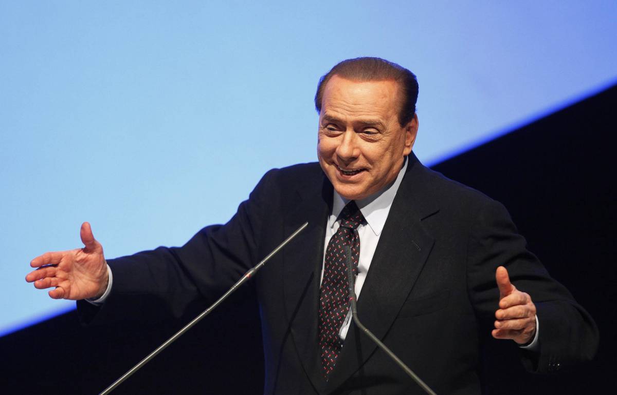 Berlusconi: "Tutti spiati, avanti col ddl"  
Vertice del Pdl, apertura alle modifiche