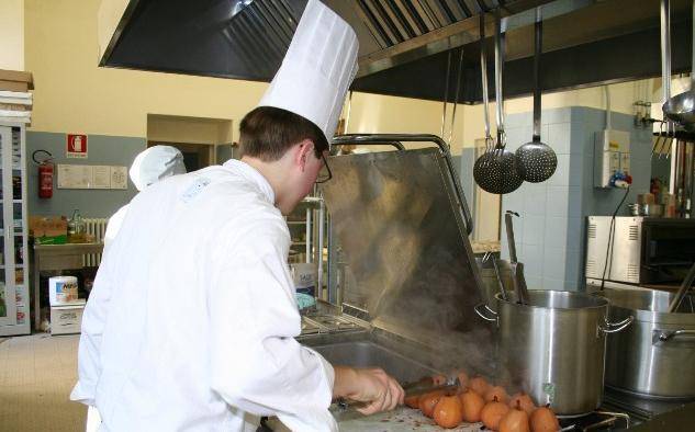 Vai a cena nel Tigullio e diventi uno scrittore