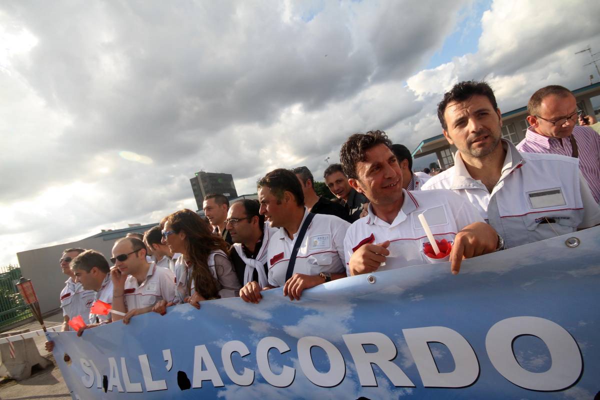 Fiat, Pomigliano al bivio:  
oggi si vota il referendum 
I "viola" fanno gli avvoltoi