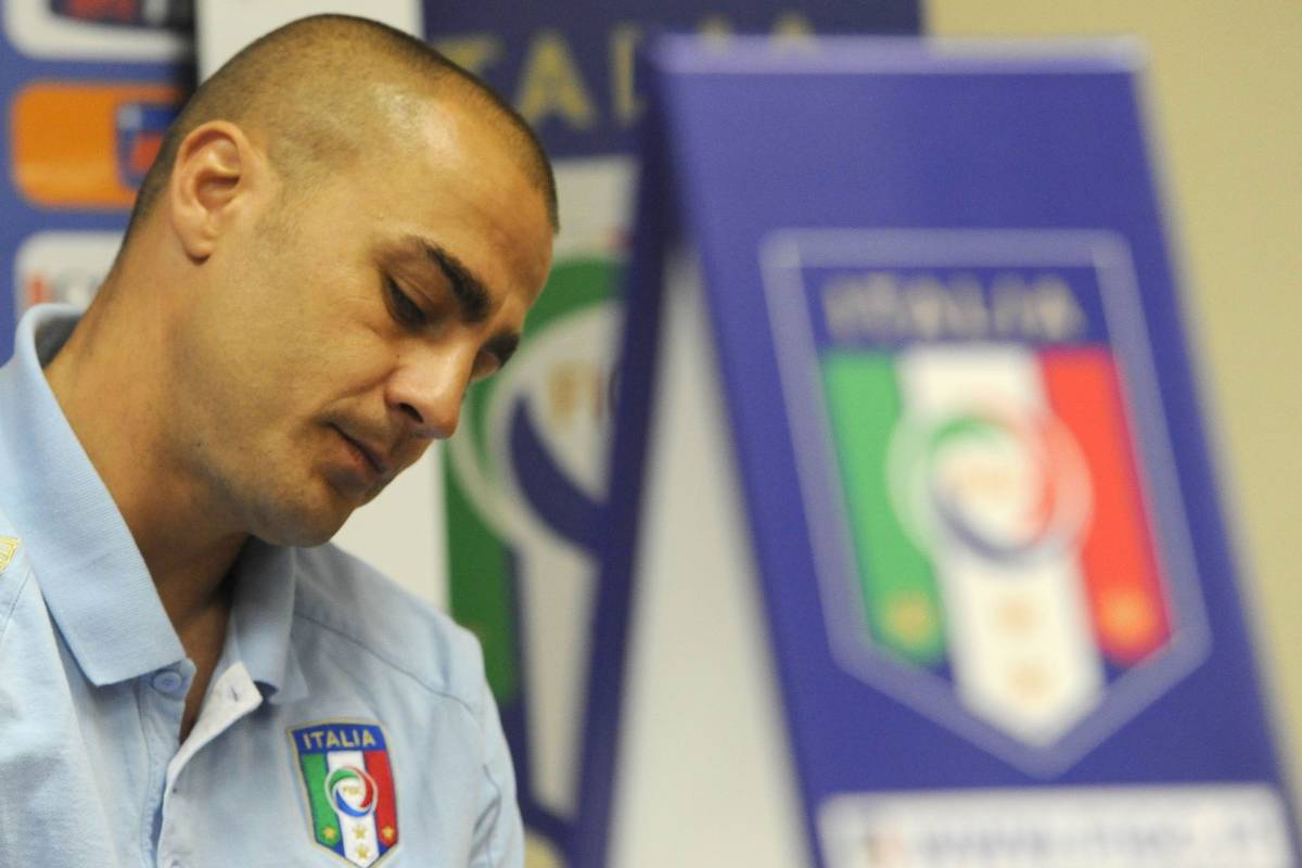 Cannavaro: "Il calcio italiano è da rifare" 
Abete: "Non rinnego Lippi, non lascio"