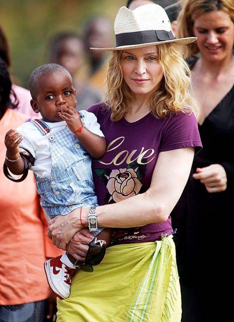 Per le mamme vip l’adozione ormai è moda