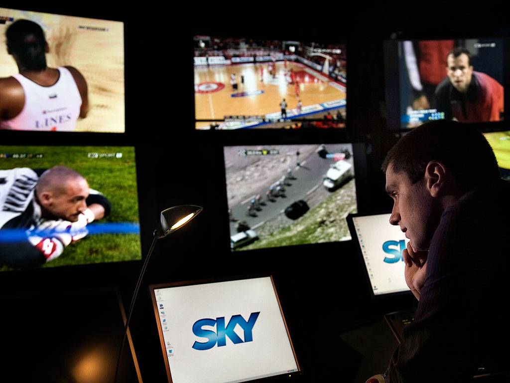 Per battere la crisi e Mediaset Sky va alla guerra