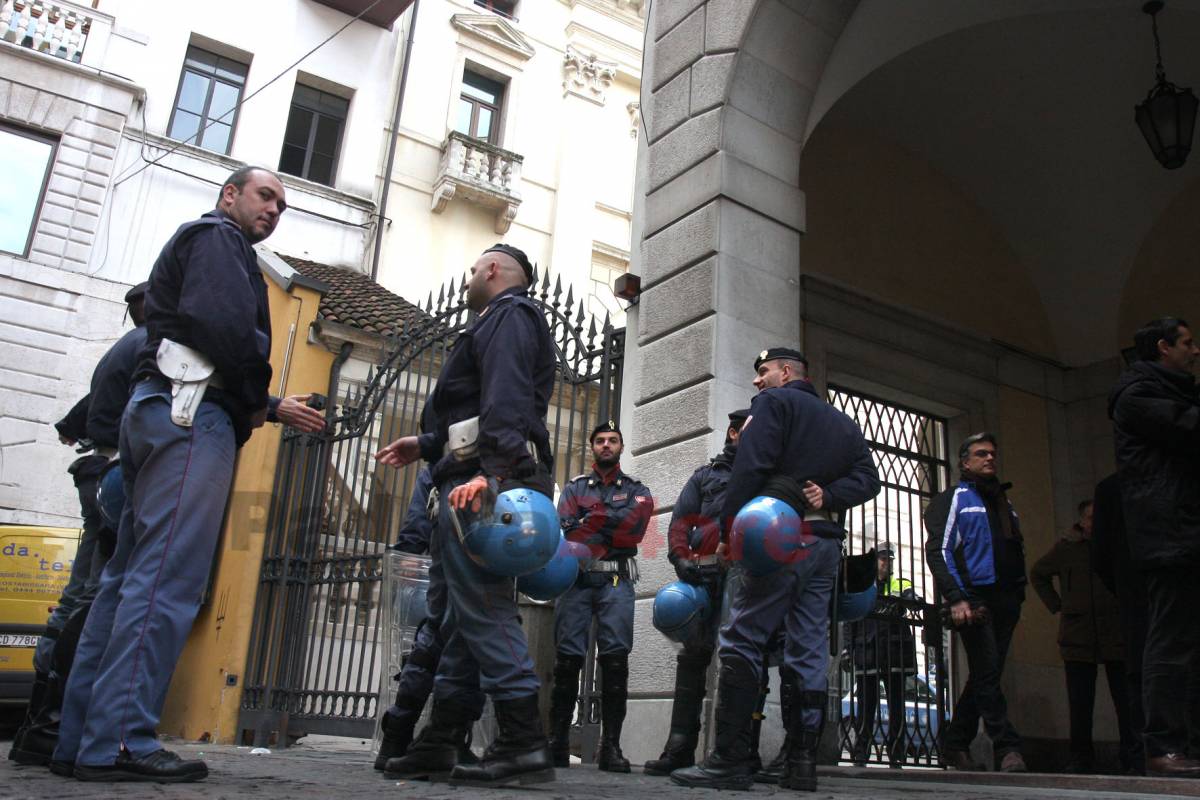 'Ndrangheta, 15 arrestati 
Maroni: "Erano infiltrati 
negli appalti per l'Expo"