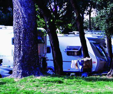 Brignole campeggio di zingari, maTursi fa finta di non sapere