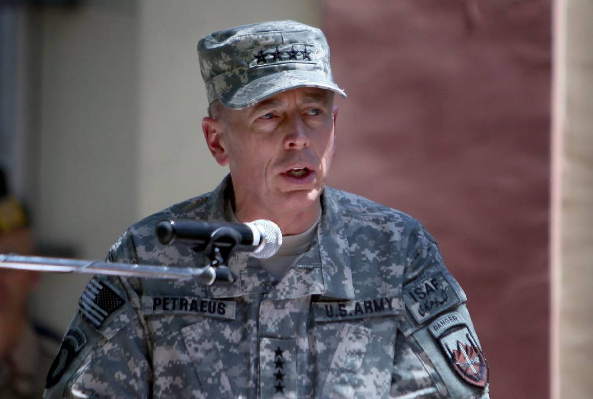 Afghanistan, Petraeus 
ha assunto il comando 
delle truppe Usa e Nato