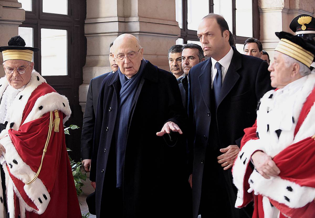 Lodo Alfano, Napolitano: "Nessun interesse, 
estraneità del Quirinale a ogni discussione"