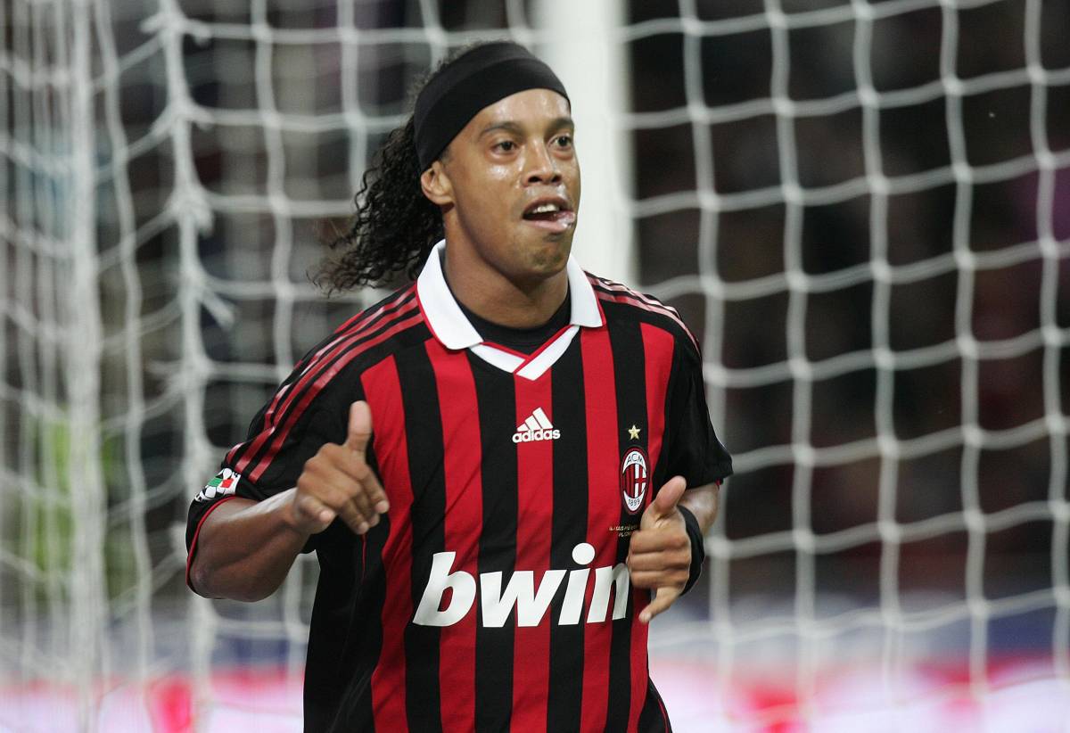 Milan, Galliani categorico: 
"Ronaldinho resta qui 
Il Flamengo? Mai sentiti"