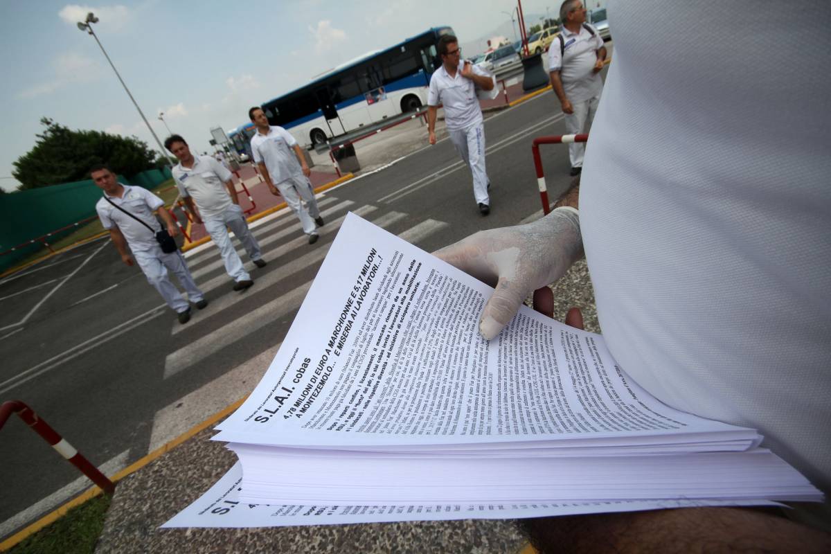 Pomigliano d'Arco, la Fiat 
licenzia un altro operaio: 
ha partecipato al presidio