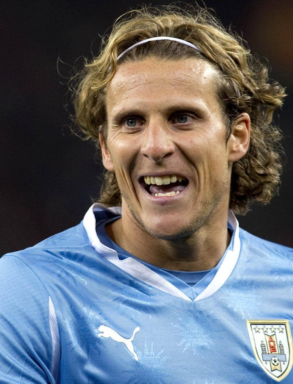 Consiglio Forlan bomber da Genoa