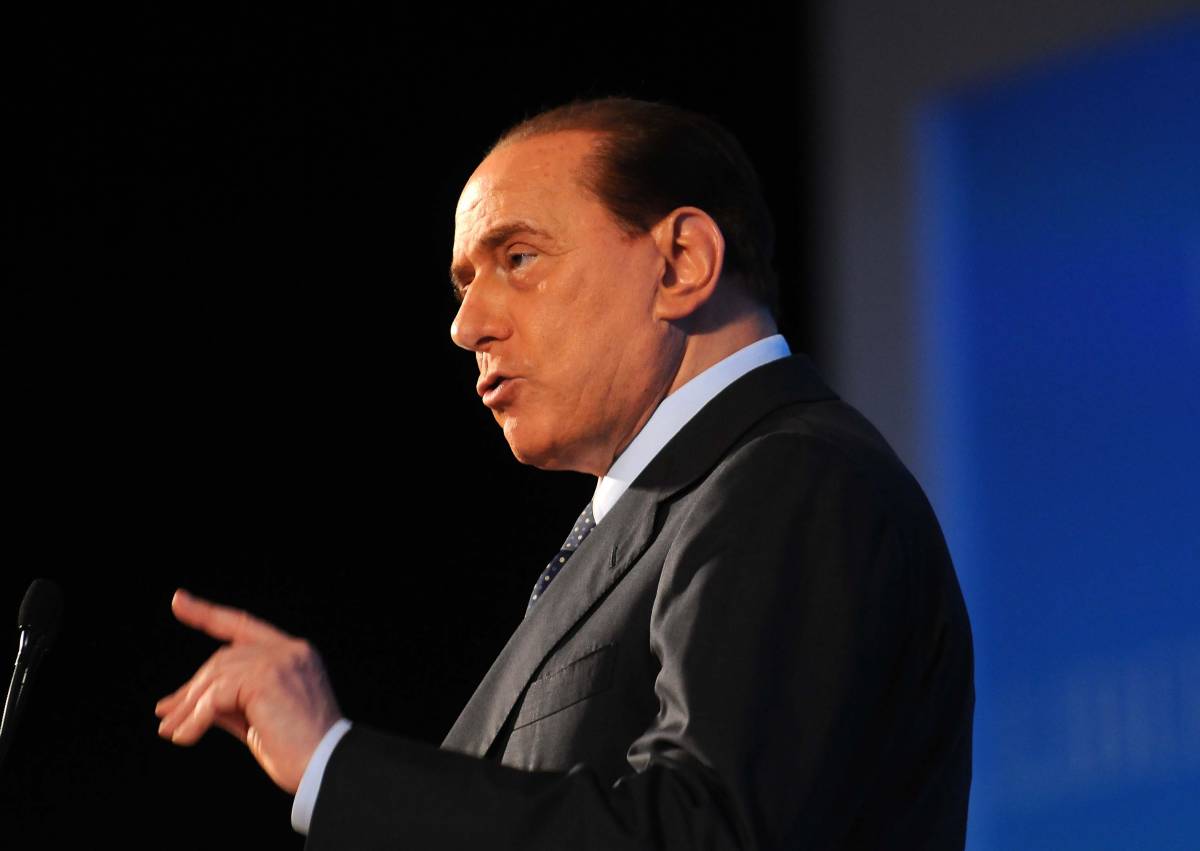 Berlusconi: Fini è fuori, se serve rivotiamo