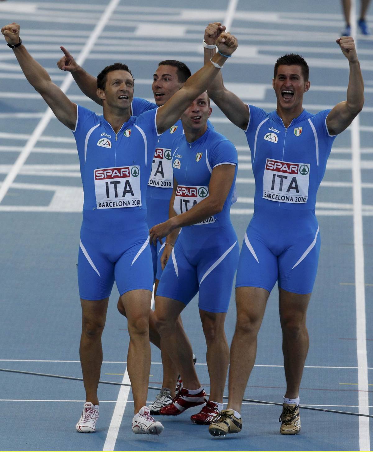 Atletica, uomini volanti: 4x100 azzurra d'argento