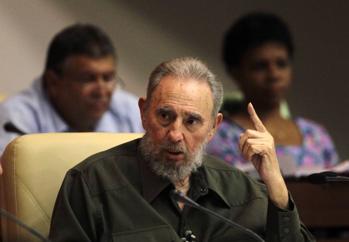 Fidel Castro avverte Obama: 
miracolo se non l'hanno ucciso
