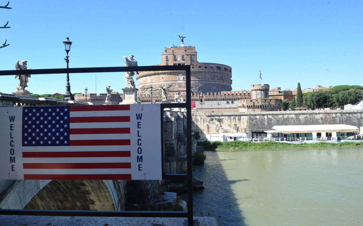 Stupro sul Lungotevere: 
in caserma i due giovani 
Interrogati dai carabinieri