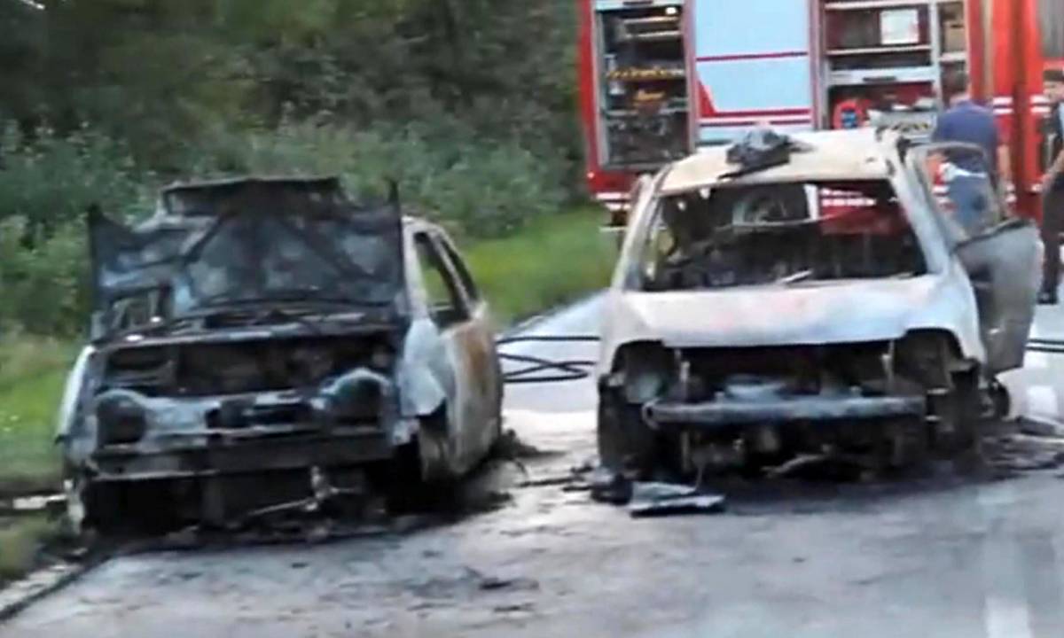 Udine, tragico incidente stradale: 
carbonizzati la mamma coi due figli