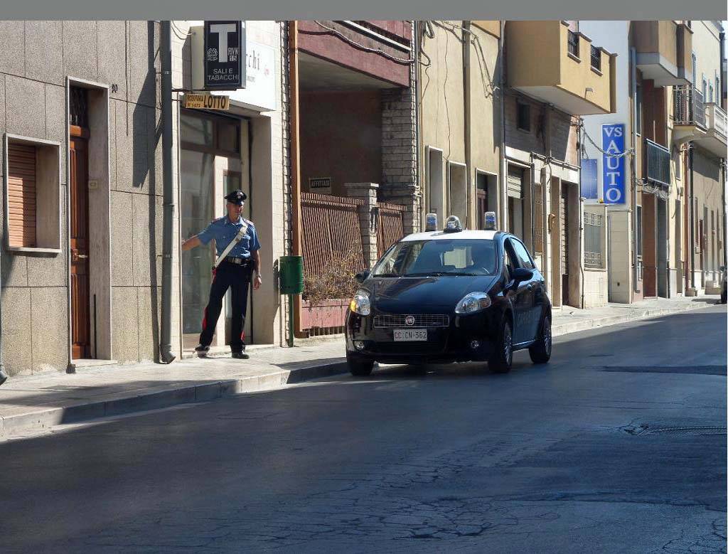 Roma, 21 colpi in tabaccheria: 
arrestate nonna, madre e figlia