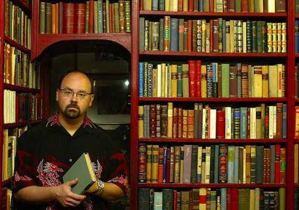 Ruiz Zafòn: "Dante? Antenato di Sherlock Holmes"