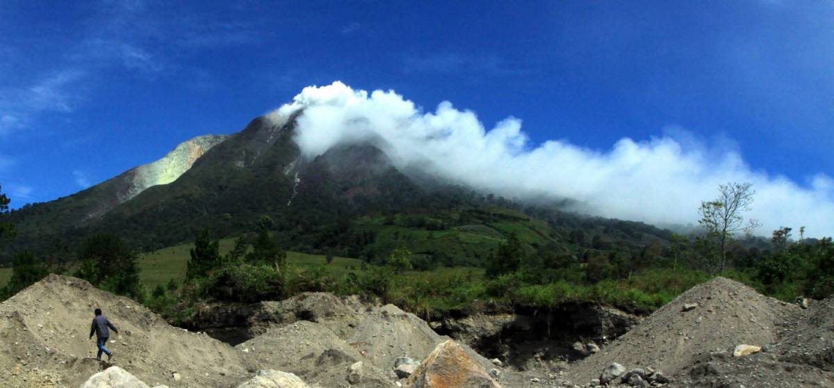 Sumatra, 12mila in fuga dal vulcano