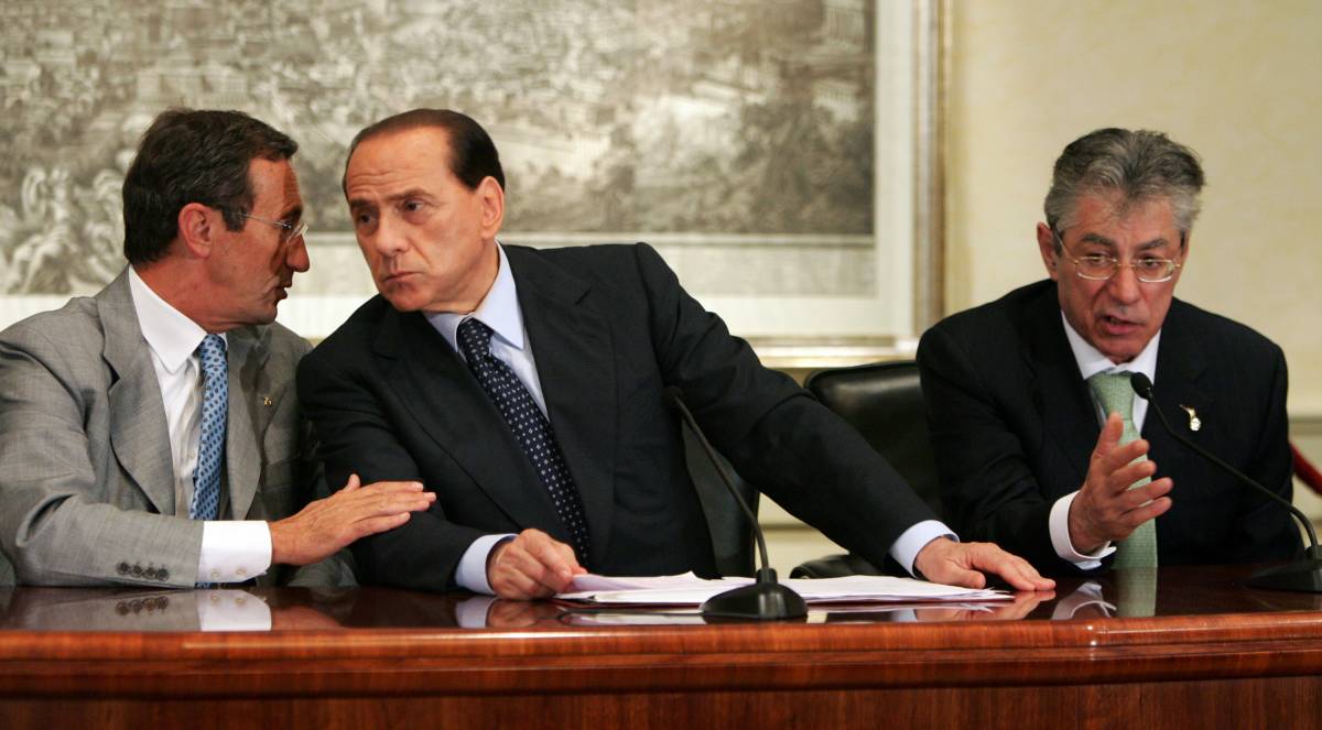 Berlusconi: "Non m'interessano i falchi 
Conteranno soltanto le parole di Fini"