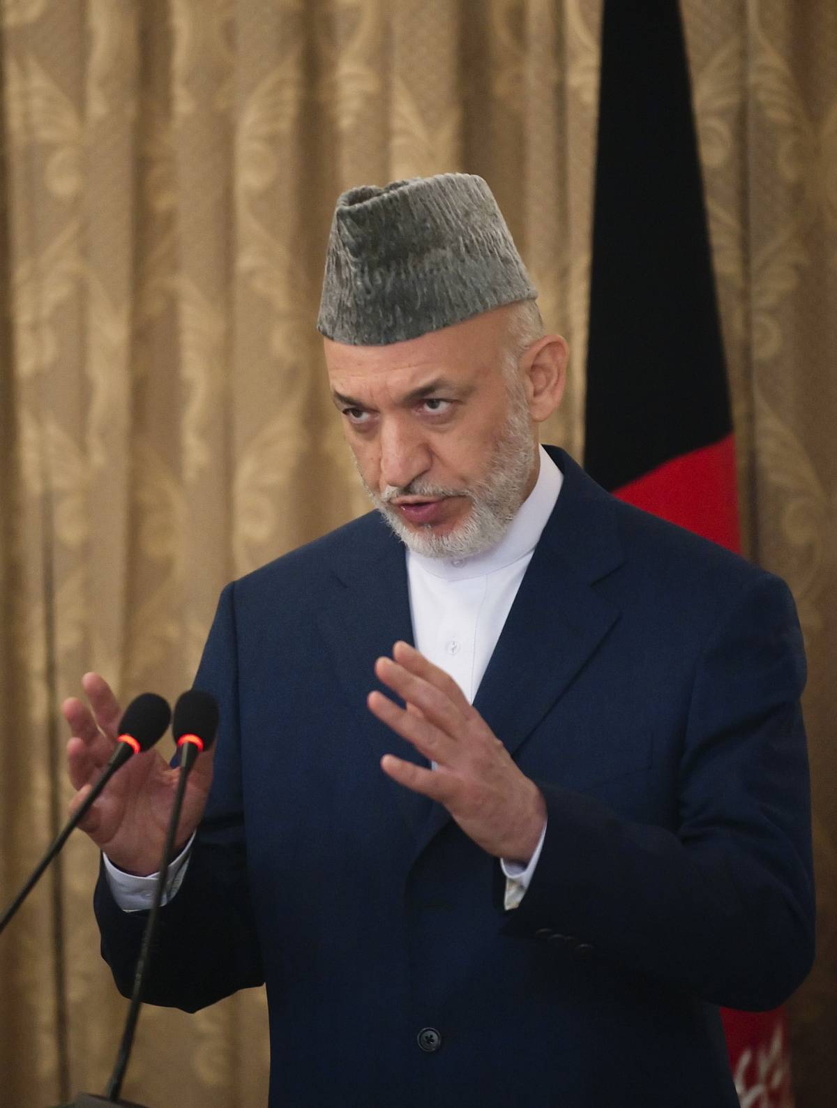 L'annuncio di Karzai: 
"Un Consiglio di pace 
esteso ai talebani"