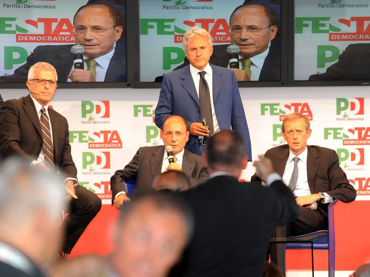 Torino, grillini e viola contestano Schifani 
Napolitano condanna: "Gazzarra intimidatoria"