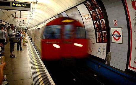 Londra, metro in sciopero per 24 ore 
Disagi per 3,5 milioni di passeggeri