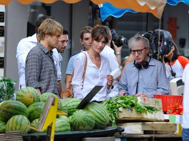 Woody Allen taglia Carla Bruni 
Mistero su "Midnight in Paris"