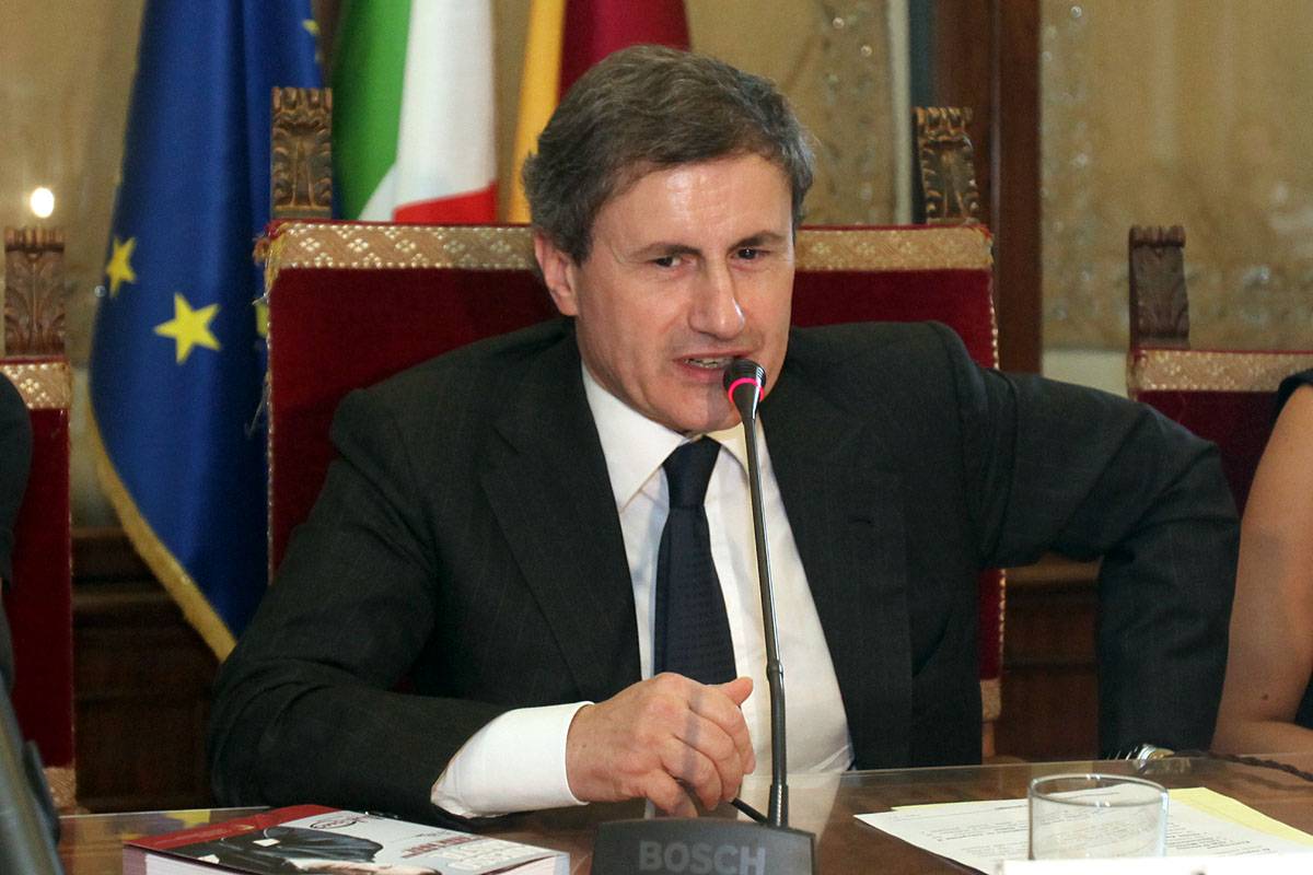 Cdm: sì unanime al decreto per "Roma capitale"
 
Bossi commenta: "Ora ci vuole quella del Nord"