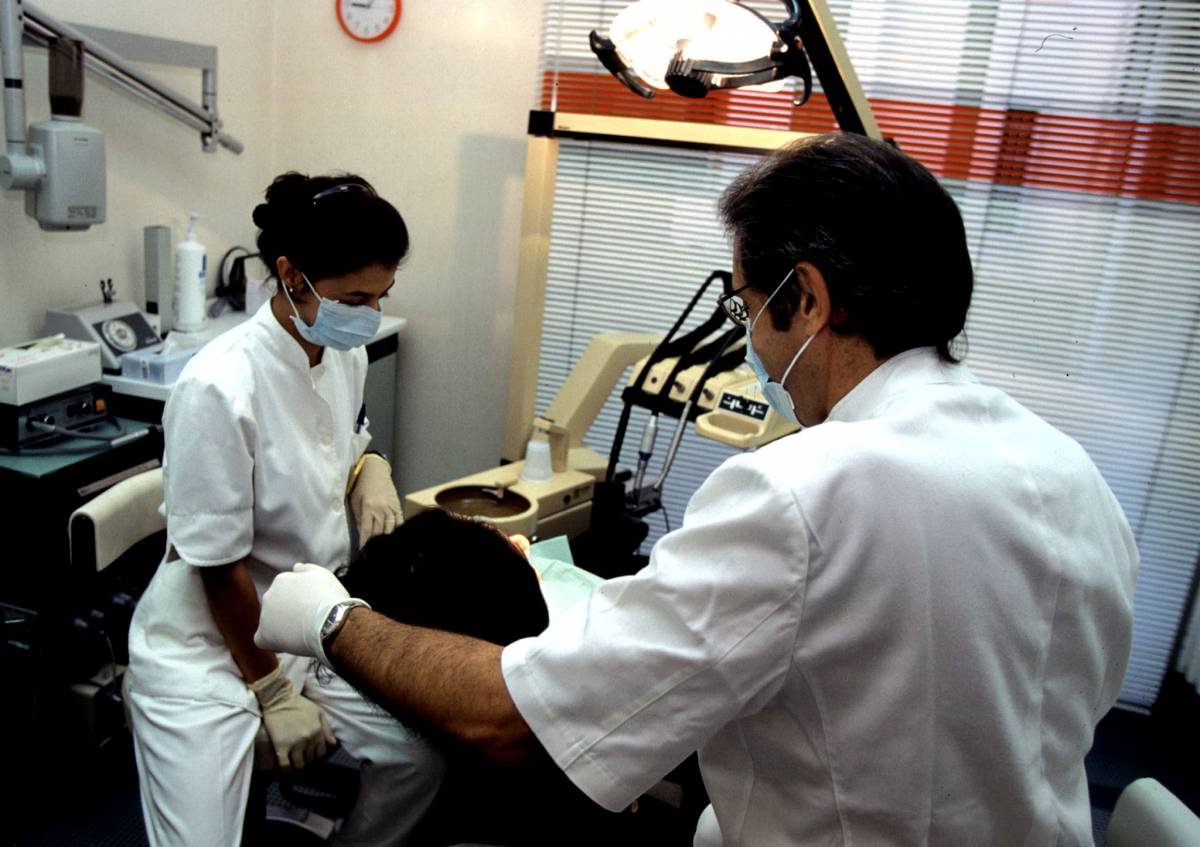 Ti serve un dentista? Lo trovi al supermercato 