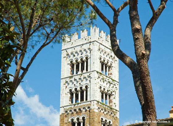 Lucca, odia le campane 
Minaccia prete: stalking