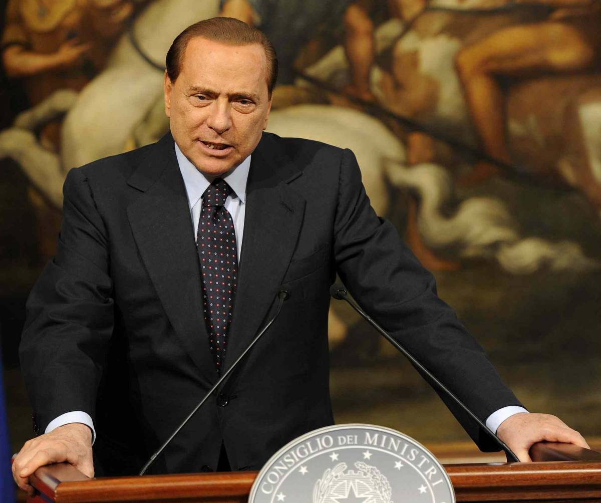 Berlusconi: "Troppi insulti e menzogne 
l'immagine della politica è un disastro"