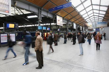 Parigi, paura bomba 
Evacuata Saint Lazare 
Allarme poi rientrato